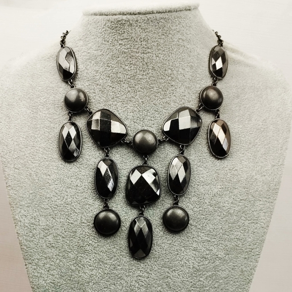 H&M Jewelry - H&M Black Statement Necklace